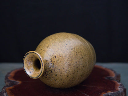 Kakuzan Vase